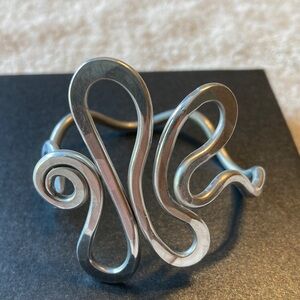 Source Unknown Silver Swirl Bracelet